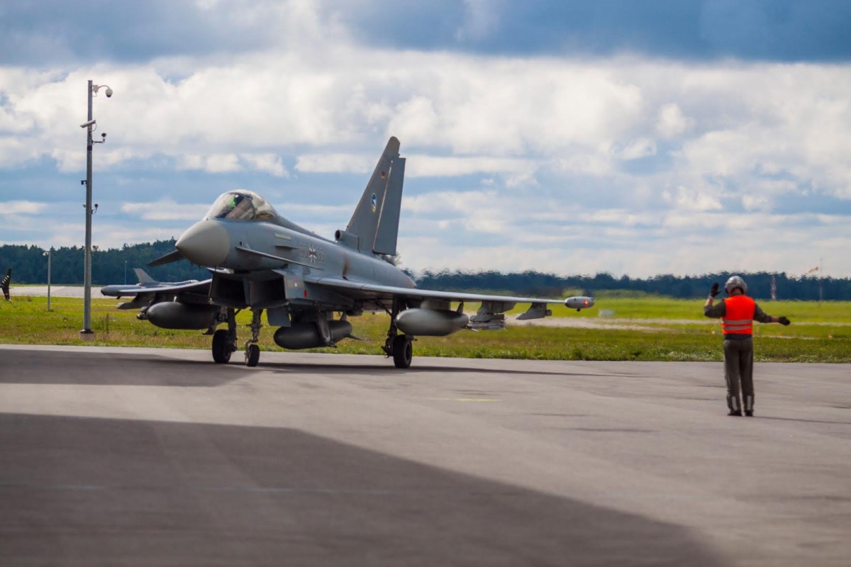 Hävitaja Eurofighter saabumine Ämarisse 2014. aastal